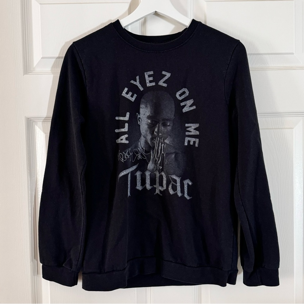Tupac All Eyez on Me Rap 2Pac Graphic Long Sleeve Sweatshirt in Black